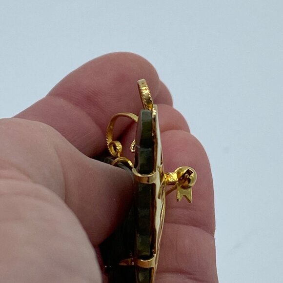 Vintage Gilded Goldtone Butterfly Brooch Pin with Carved Jade Green Wings Large - Picture 11 of 12